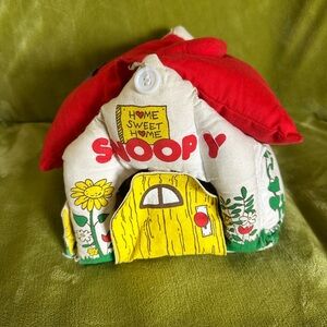 Vintage 80s Snoopy Dog House Plush